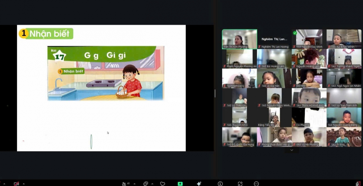 Hà Nội mưa ngập, hàng loạt trường chuyển sang học trực tuyến